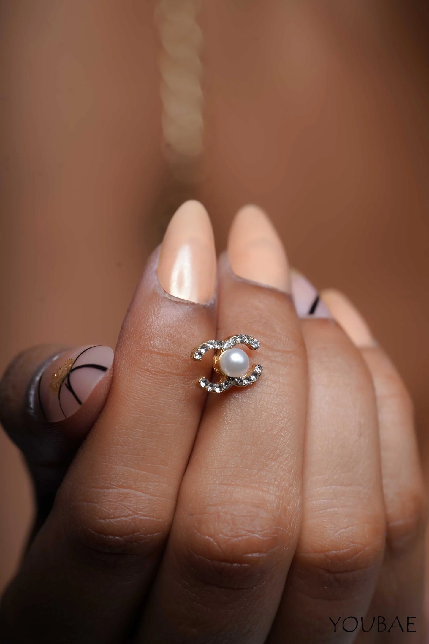 Elvira Studs