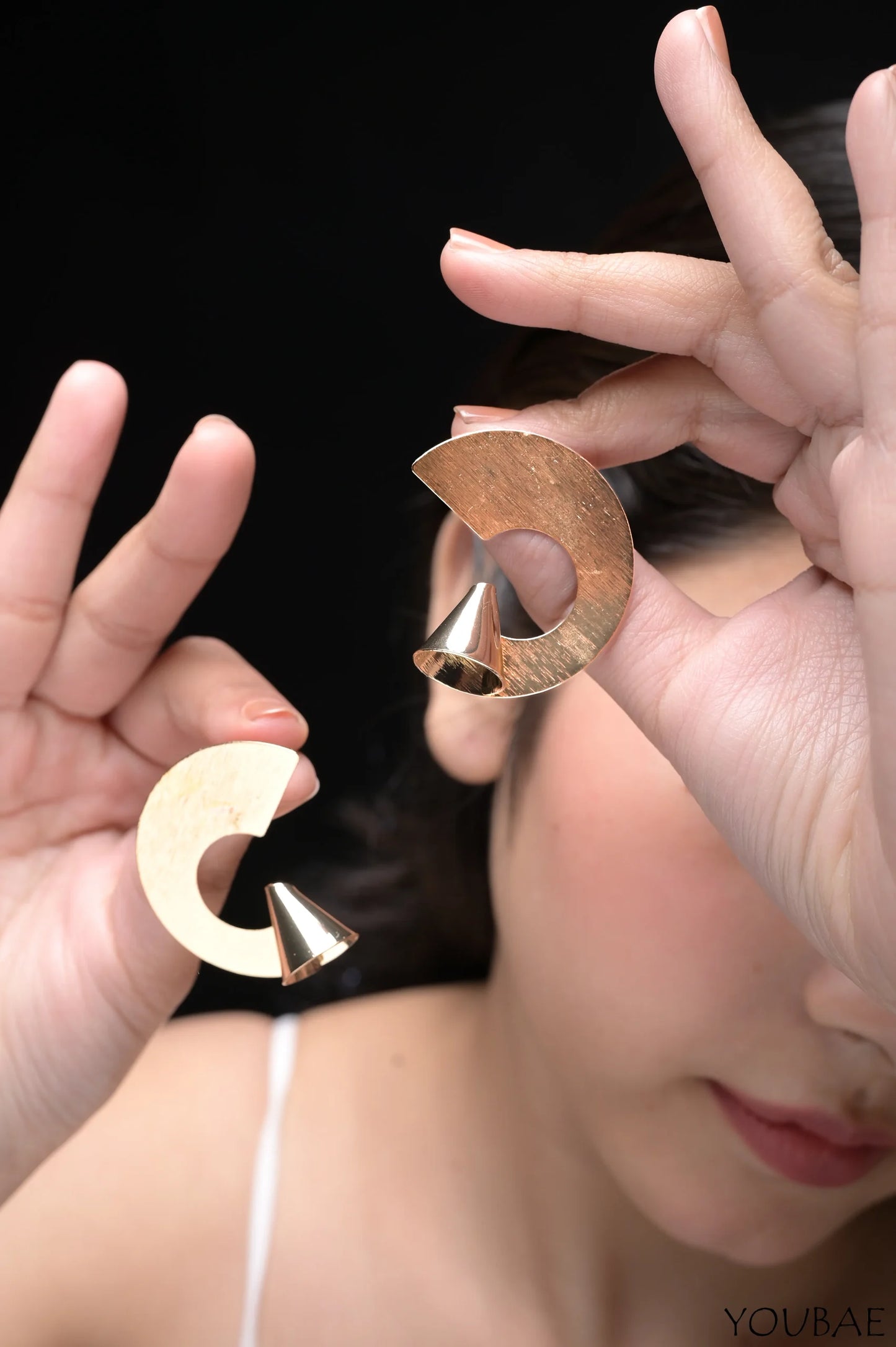 Dinara Studs