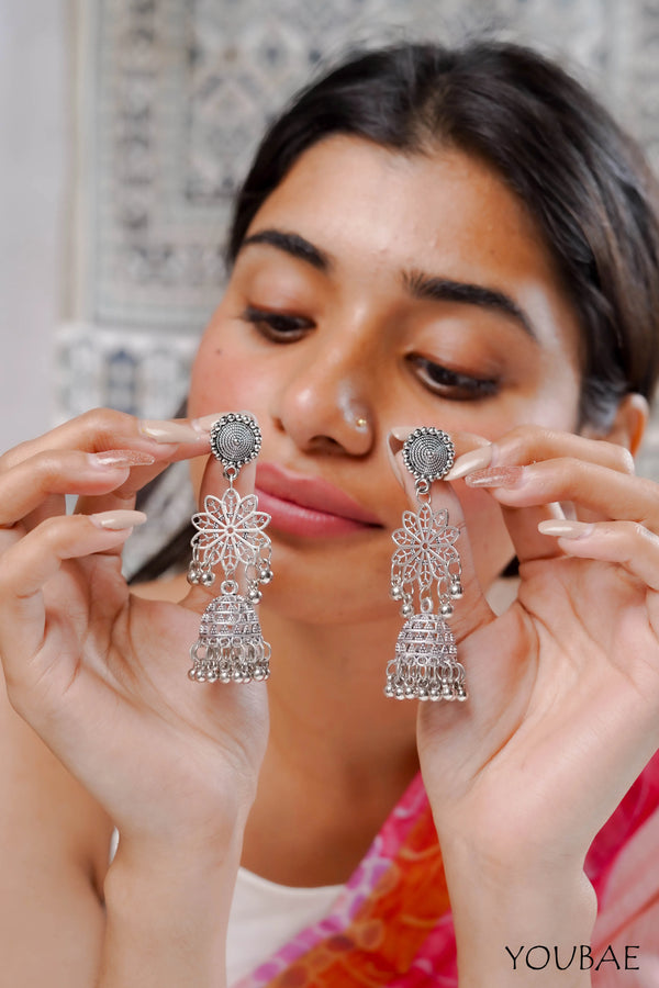 Neeta Jhumki