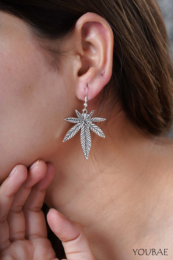 Madhu Drop Earrings
