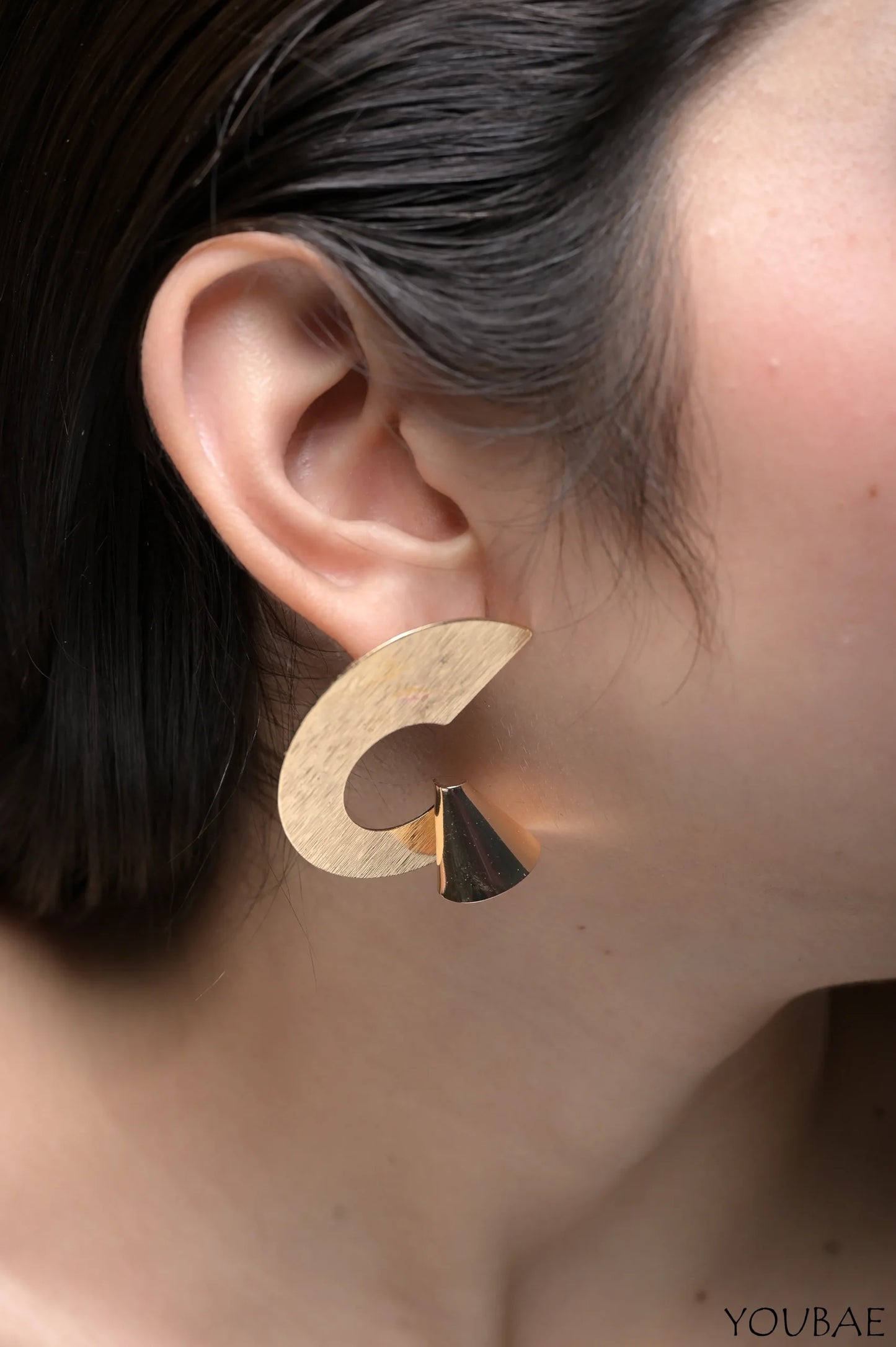 Dinara Studs