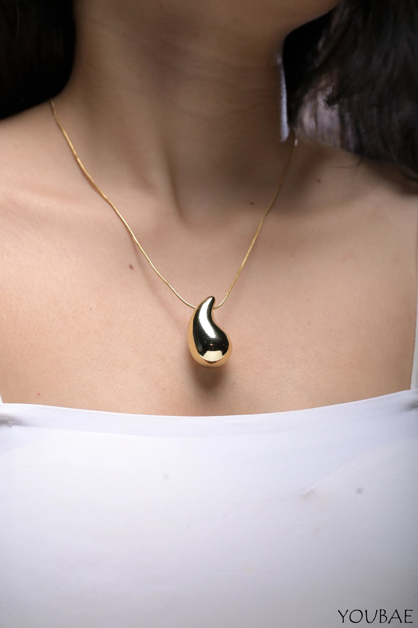Statement Tear Drop Dainty Neckpiece