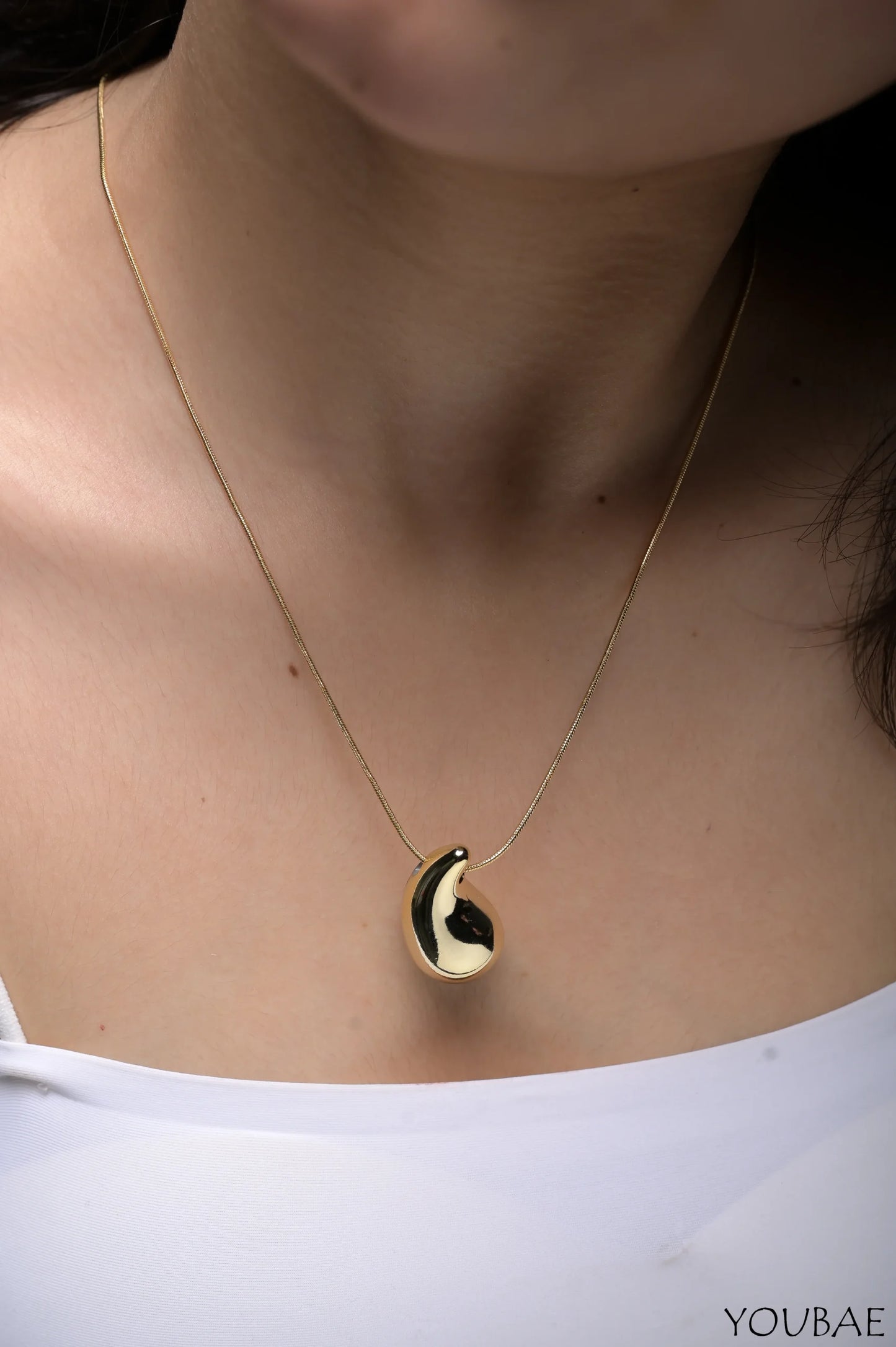 Statement Tear Drop Dainty Neckpiece