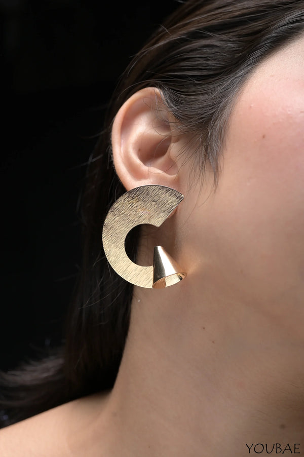 Dinara Studs