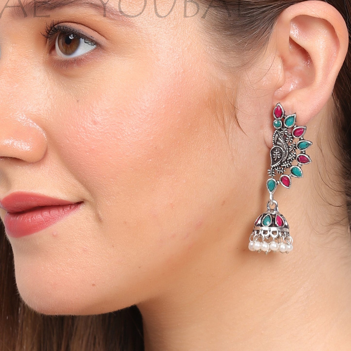 Parinaaz Jhumka