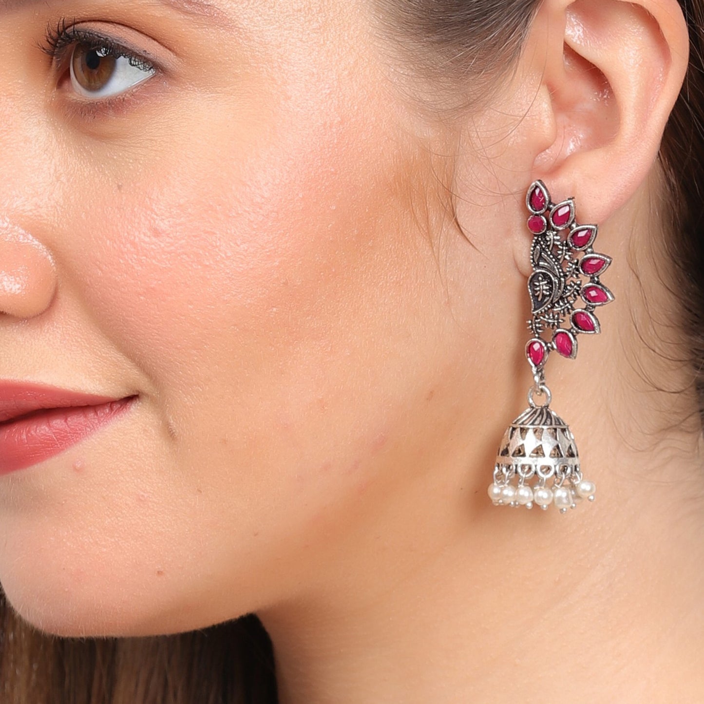 Parinaaz Jhumka