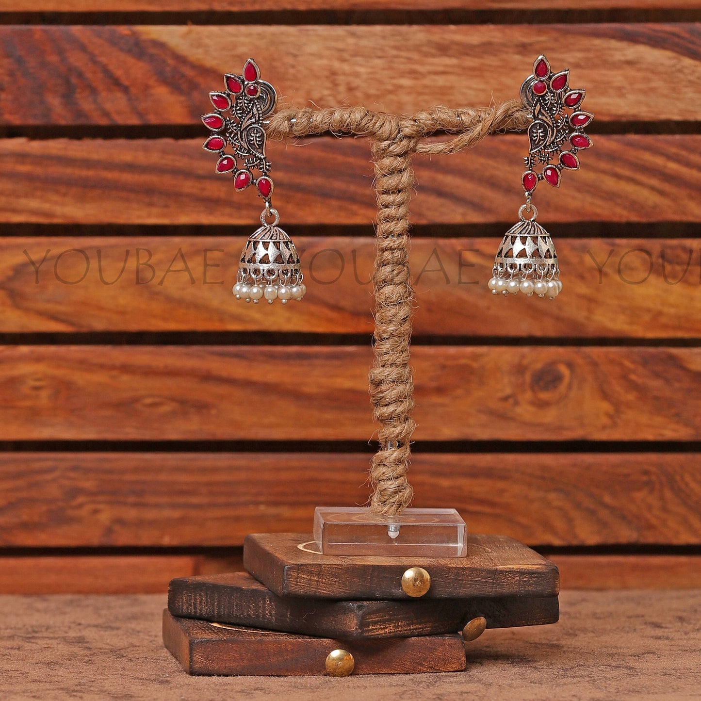 Parinaaz Jhumka