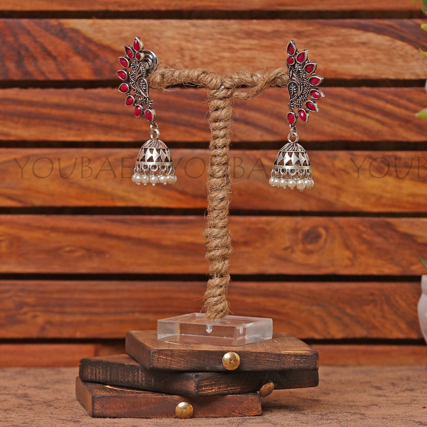 Parinaaz Jhumka