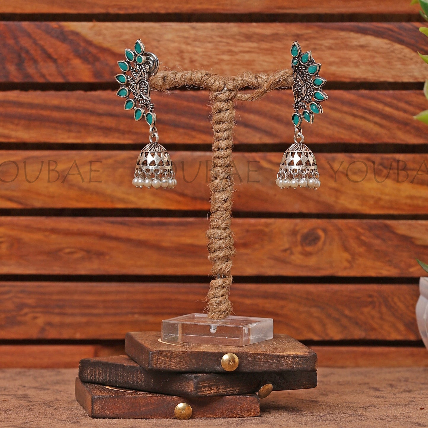 Parinaaz Jhumka
