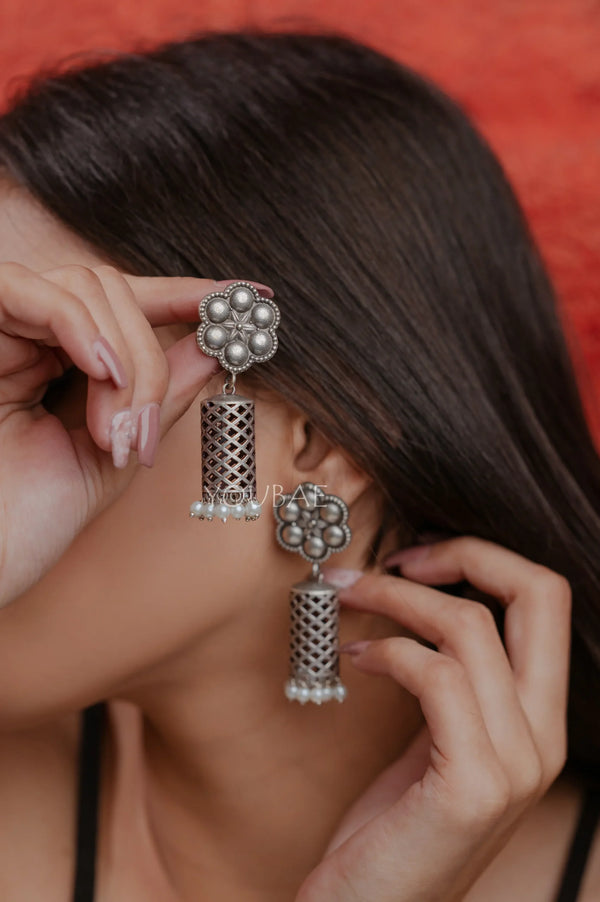 Pushp and Pearl GS Jhumka