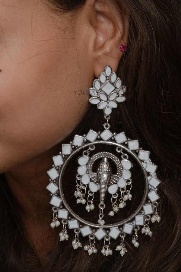 White Hasi Earrings