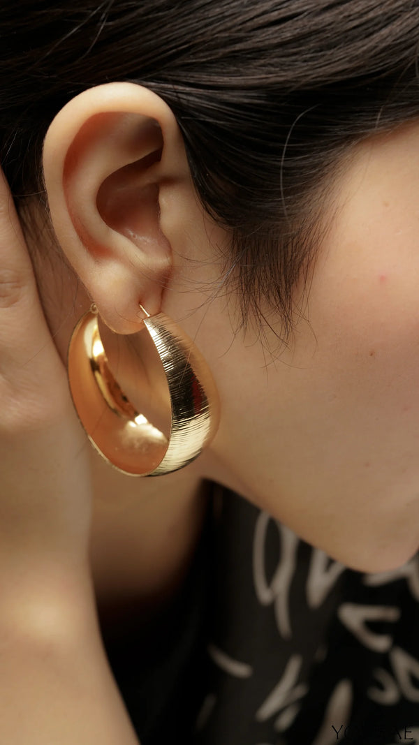 Kira Hoops