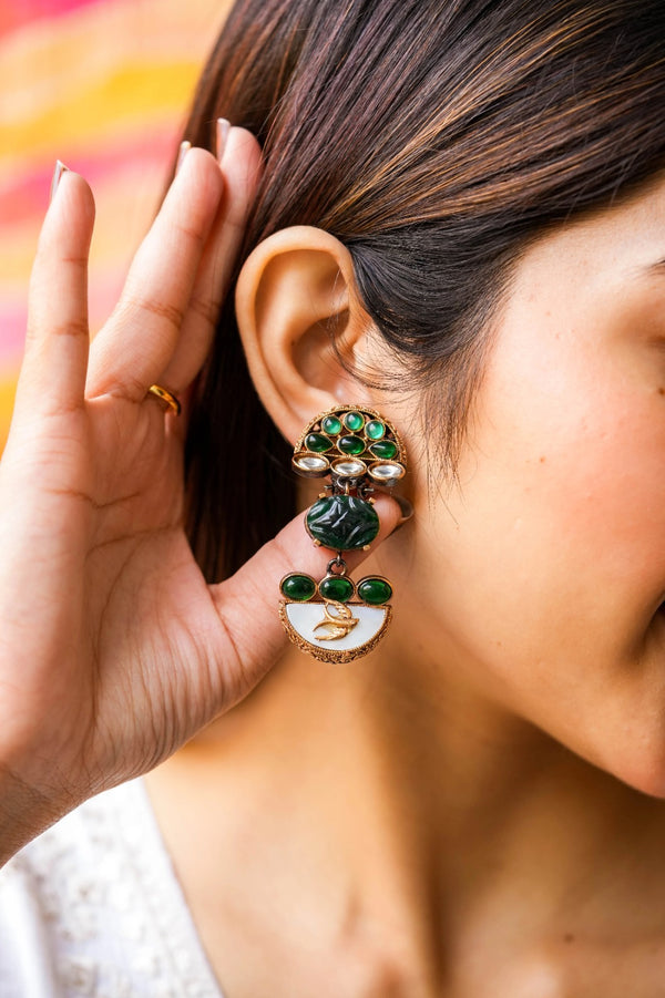 Tahana Kundan Gold Plated Fusion Earrings
