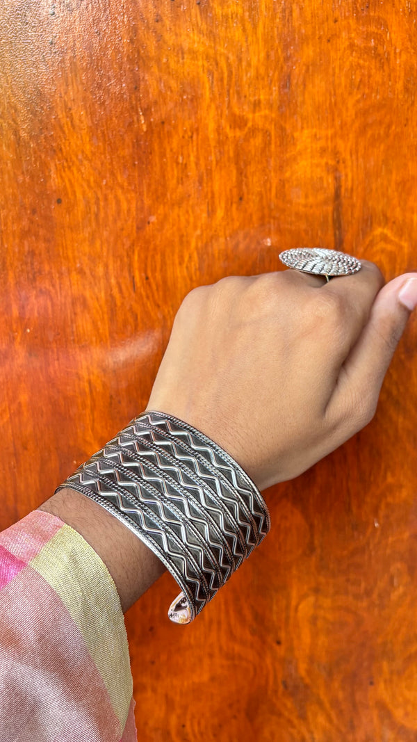 Rooh Ka Bandhan Free Sized Adjustable Hand Cuff