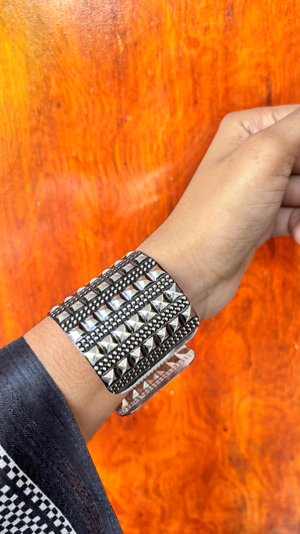 Chandi Ki Choom Free Sized Adjustable Hand Cuff
